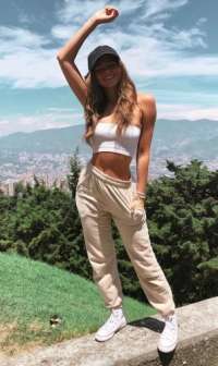 Erdemli’nin Zarif ve Modern Escort Bayanı