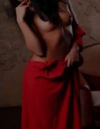 İhtişamıyla göz kamaştıran Erdemli Escort Bayan
